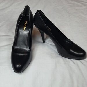 Black Leather Heels Size 38 1/2 8.5